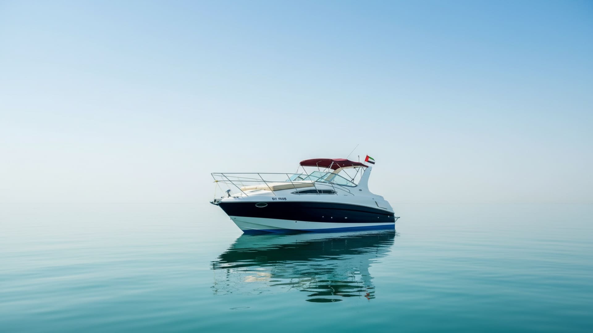 Paradise Wave 33 ft premium yacht exterior view